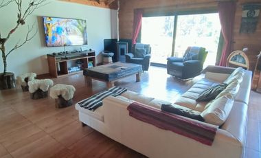 EN VENTA AMPLIA CASA EN PARCELA A MINUTOS DE VILLARRICA