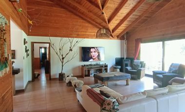 EN VENTA AMPLIA CASA EN PARCELA A MINUTOS DE VILLARRICA