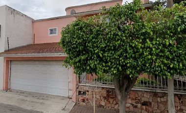 NO CREDITOS, CASA EN VENTA, EN BOSQUES DEL ACUEDUCTO, SANTIAGO QUERETARO.