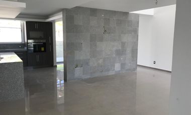 Casa en Venta en Bosque Esmeralda, Atizapán Estado de México