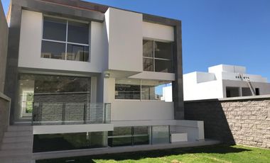 Casa en Venta en Bosque Esmeralda, Atizapán Estado de México