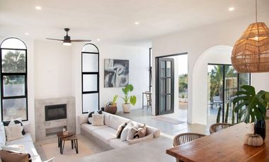 Casa con alberca privada y rooftop en venta, Todos Santos, BCS