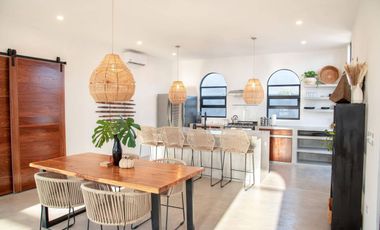 Casa con alberca privada y rooftop en venta, Todos Santos, BCS