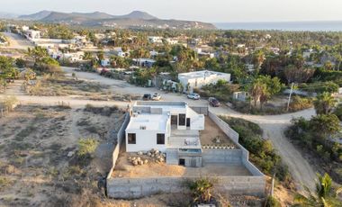 Casa con alberca privada y rooftop en venta, Todos Santos, BCS
