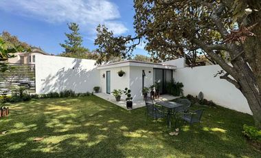 INCREÍBLE RESIDENCIA SEMINUEVA EN VENTA, EN EL PALOMAR. SECCIÓN BOSQUES