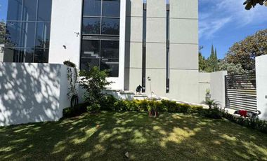 INCREÍBLE RESIDENCIA SEMINUEVA EN VENTA, EN EL PALOMAR. SECCIÓN BOSQUES