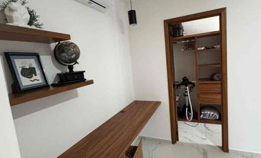 INCREÍBLE RESIDENCIA SEMINUEVA EN VENTA, EN EL PALOMAR. SECCIÓN BOSQUES