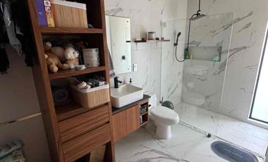 INCREÍBLE RESIDENCIA SEMINUEVA EN VENTA, EN EL PALOMAR. SECCIÓN BOSQUES