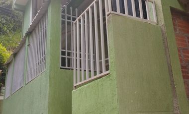 Vendo casa esquinera en Arrayanes 3 pisos independientes