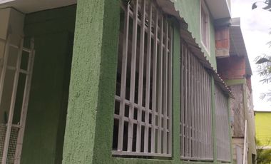 Vendo casa esquinera en Arrayanes 3 pisos independientes