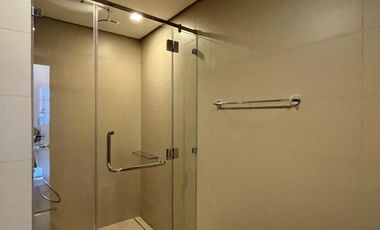 Good Deal 3BR 218 sqm Skyflat in Garden Tower Makati For Sale