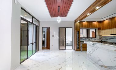 Elegant Modern Contemporary House and Lot For Sale in BF Resort, Las Pinas City
