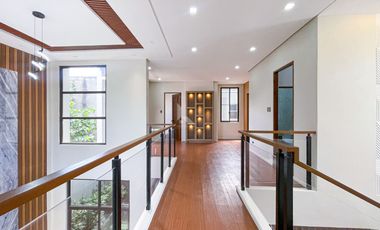 Elegant Modern Contemporary House and Lot For Sale in BF Resort, Las Pinas City