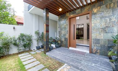 Elegant Modern Contemporary House and Lot For Sale in BF Resort, Las Pinas City