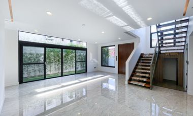 Superb Modern Contemporary House and Lot For Sale in BF Homes, Parañaque City