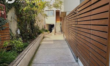 Venta Townhouse cerca metro!