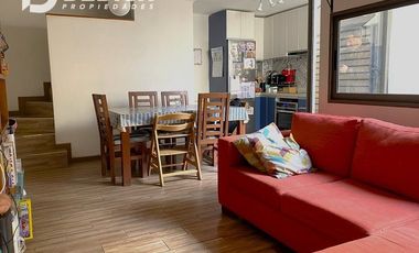 Venta Townhouse cerca metro!