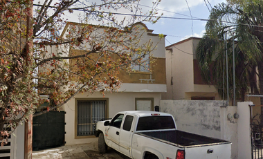 Casa En Remate Bancario En Geranios, Linares, Nuevo Leon