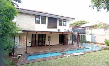 House For Rent 4 Bedrooms, Private Pool & Big Garden - Kuningan Jakarta Selatan