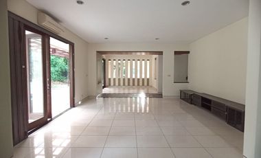 House For Rent 4 Bedrooms, Private Pool & Big Garden - Kuningan Jakarta Selatan