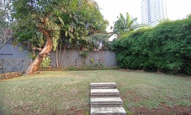 House For Rent 4 Bedrooms, Private Pool & Big Garden - Kuningan Jakarta Selatan