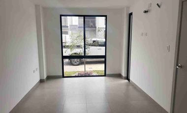Casa en alquiler en Urbanización Narcisa Club, 3 habitaciones, 3 baños, $750/mes