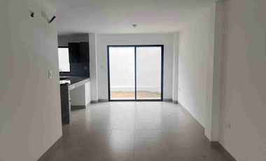 Casa en alquiler en Urbanización Narcisa Club, 3 habitaciones, 3 baños, $750/mes