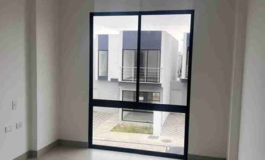 Casa en alquiler en Urbanización Narcisa Club, 3 habitaciones, 3 baños, $750/mes