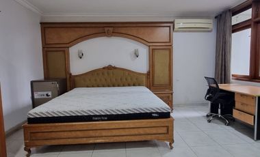 For Rent Big House with 5 Bedrooms, Location at Kuningan South Jakarta