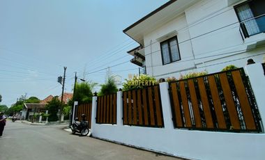 KOST PUTRI DIJUAL, 8 MENIT KE SMA STELLA DUCE 1 YOGYAKARTA