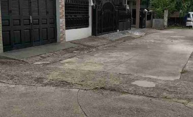 RUMAH 2 LANTAI DENGAN TANAH YG LUAS