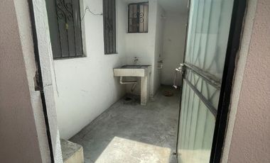 Renta casa para OFICINAS, Col. Santa Cruz Buenavista. Zavaleta y 25 pte