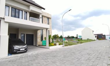 Dijual Rumah 2 Lantai , Perumahan Dekat Ambarukmo Plaza ; One Gate Sistem
