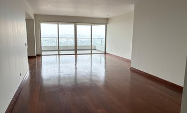 VENDO LINDO DPTO EN CERROS DE CAMACHO CON  AMPLIA TERRAZA VISTA AL GOLF