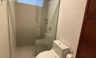 VENDO LINDO DPTO EN CERROS DE CAMACHO CON  AMPLIA TERRAZA VISTA AL GOLF