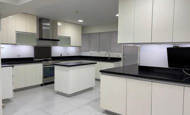 VENDO LINDO DPTO EN CERROS DE CAMACHO CON  AMPLIA TERRAZA VISTA AL GOLF