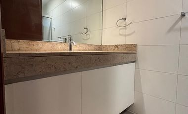 VENDO LINDO DPTO EN CERROS DE CAMACHO CON  AMPLIA TERRAZA VISTA AL GOLF