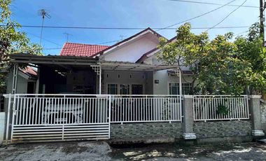 RUMAH DI BELAKANG DI TRANSMART PADANG