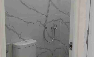 Rumah dijual 2 Lantai Modern di Johar Baru Jakarta pusat lokasi strategis harga terjangkau