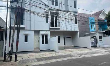 Rumah Mewah 2 lantai di percetakan negara Jakarta pusat lokasi strategis bebas banjir