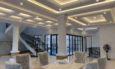 DIJUAL CEPAT MURAH RUMAH MEWAH AMERICAN CLASSIC PRIVATE POOL DI CIPETE