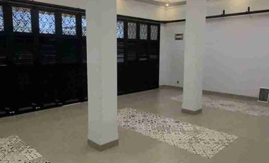 DIJUAL CEPAT MURAH RUMAH MEWAH AMERICAN CLASSIC PRIVATE POOL DI CIPETE