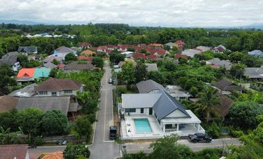For sale, single-storey pool villa, on 2 sides of the road, corner house, Don Kaeo Subdistrict, Mae Rim District, Chiang Mai, near Ring Road 3