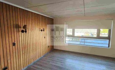 Se ofrece en arriendo un departamento en el centro de Castro.