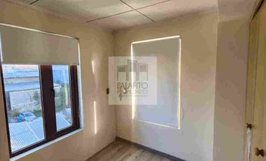Se ofrece en arriendo un departamento en el centro de Castro.