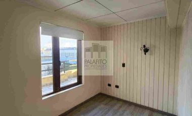 Se ofrece en arriendo un departamento en el centro de Castro.