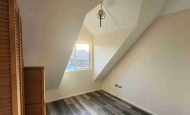 Se ofrece en alquiler casa ubicada a pocos minutos del centro de Castro.