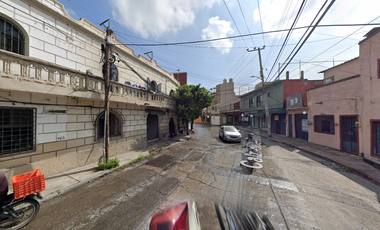 Casa en Calzada de Leandro Valle Oriente, Miraval, Cuernavaca, Mor. ¡NO CRÉDITOS!