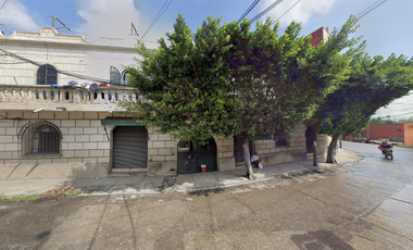 Casa en Calzada de Leandro Valle Oriente, Miraval, Cuernavaca, Mor. ¡NO CRÉDITOS!