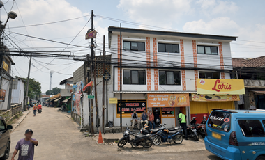 Rumah 3 Lantai Sekaligus Usaha di Pertigaan Jalan Raya Besar Ramai
